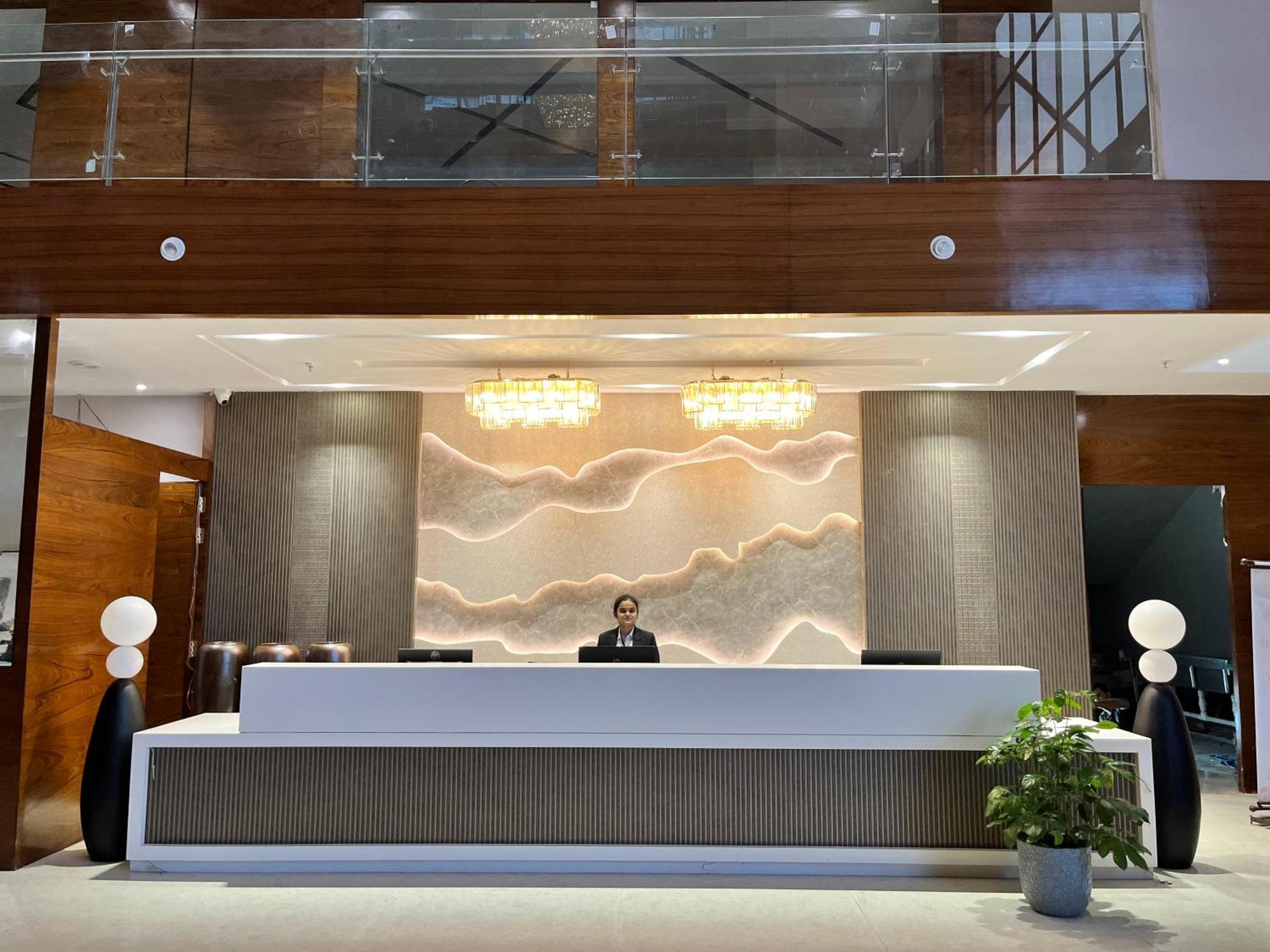 Hotel Vits Satyajeet Karād Exterior foto